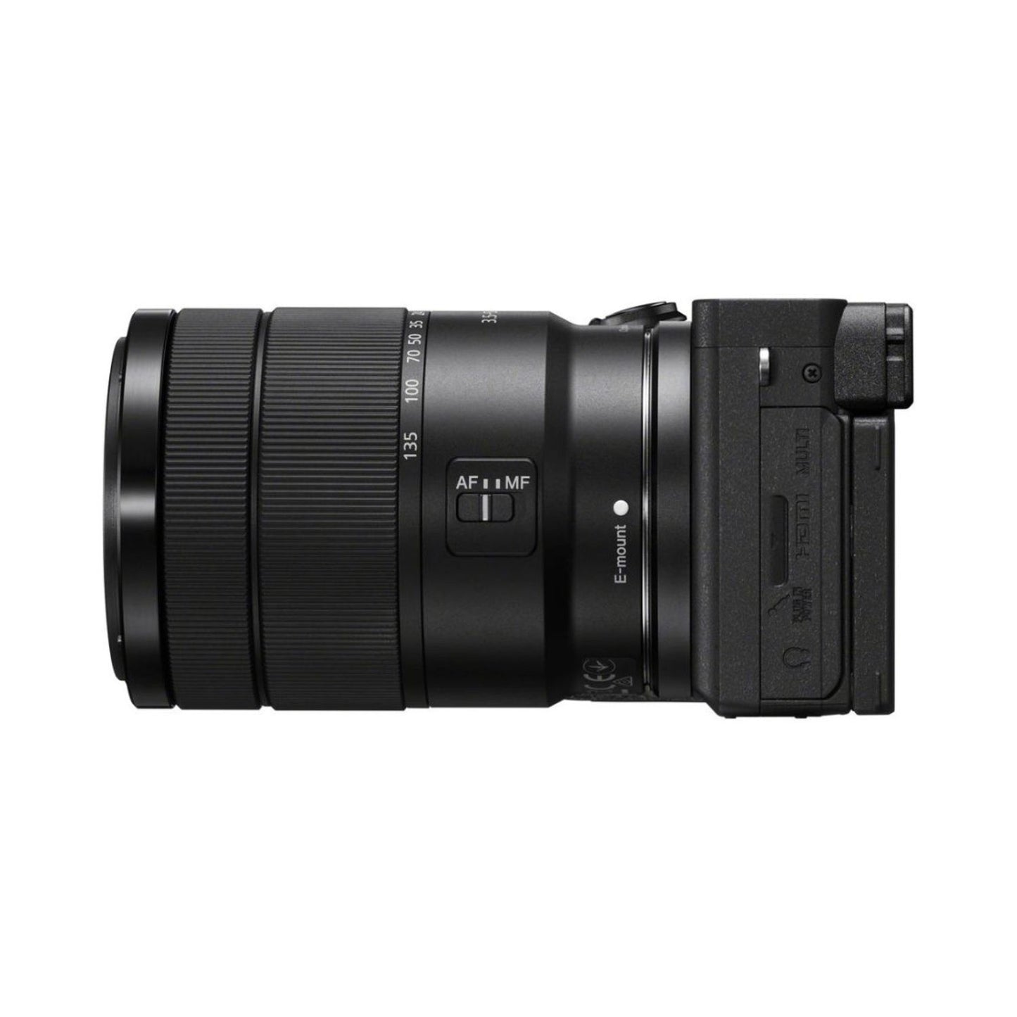Seitenansicht: 18-135mm Zoomobjektiv am Sony Alpha a6600, Bedienelemente sichtbar