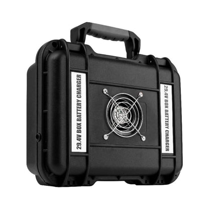 IO Batteries Box Battery Charger 29.4V mit Lüftergitter und Tragegriff, schwarze Kunststoffbox