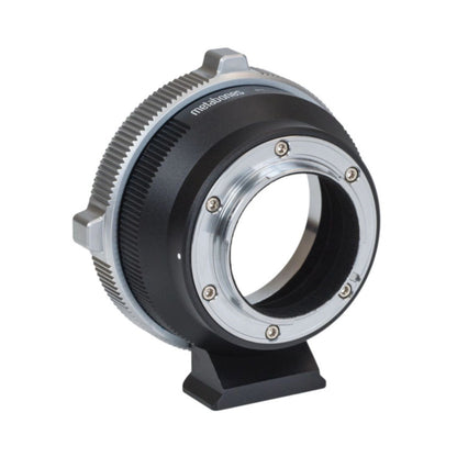 PL-zu-E-Mount Adapter, Frontansicht mit Bajonettbuchse und Befestigungsschrauben