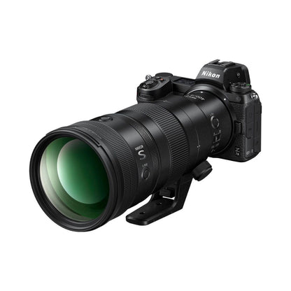 NIKKOR Z 400mm f/4.5 VR S am Nikon-Z Kameragehäuse, großes Frontglas