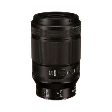 NIKKOR Z MC 105mm f/2.8 VR S Makrolinse, schwarze Gehäusepartie mit Schaltern und Anzeige