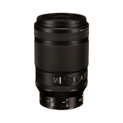 NIKKOR Z MC 105mm f/2.8 VR S Makrolinse, schwarze Gehäusepartie mit Schaltern und Anzeige