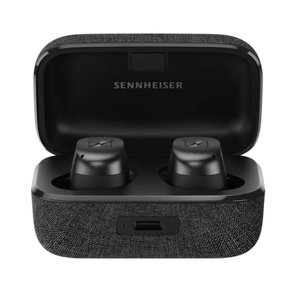 MOMENTUM True Wireless 3 Ladecase mit zwei Ohrhörern, Ladeanschluss sichtbar