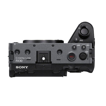 Sony FX30 Digital Cinema Camera – Seitenansicht mit Cinema Line FX30 Aufdruck und REC